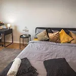 Modern 3-bedroom - Stabu Street * Riga