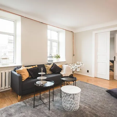 Modern 3-bedroom - Stabu Street * Riga