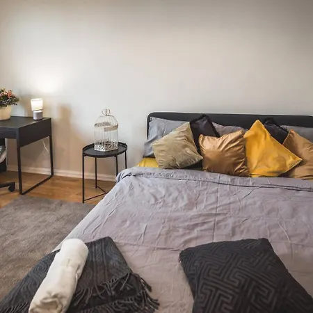 Modern 3-bedroom - Stabu Street * Riga