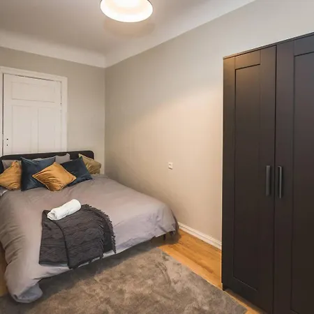 Modern 3-bedroom - Stabu Street *