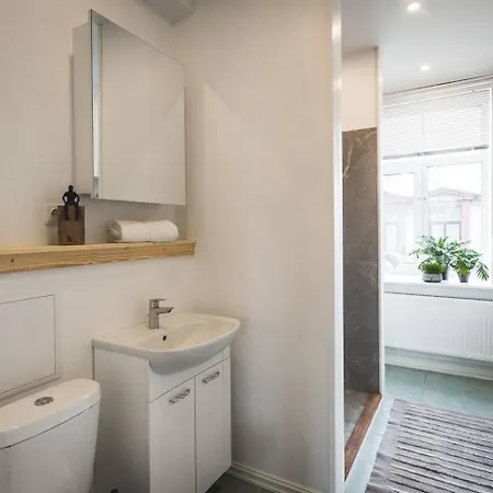 Modern 3-bedroom - Stabu Street Apartment *