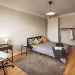 Modern 3-bedroom - Stabu Street Lägenhet Riga